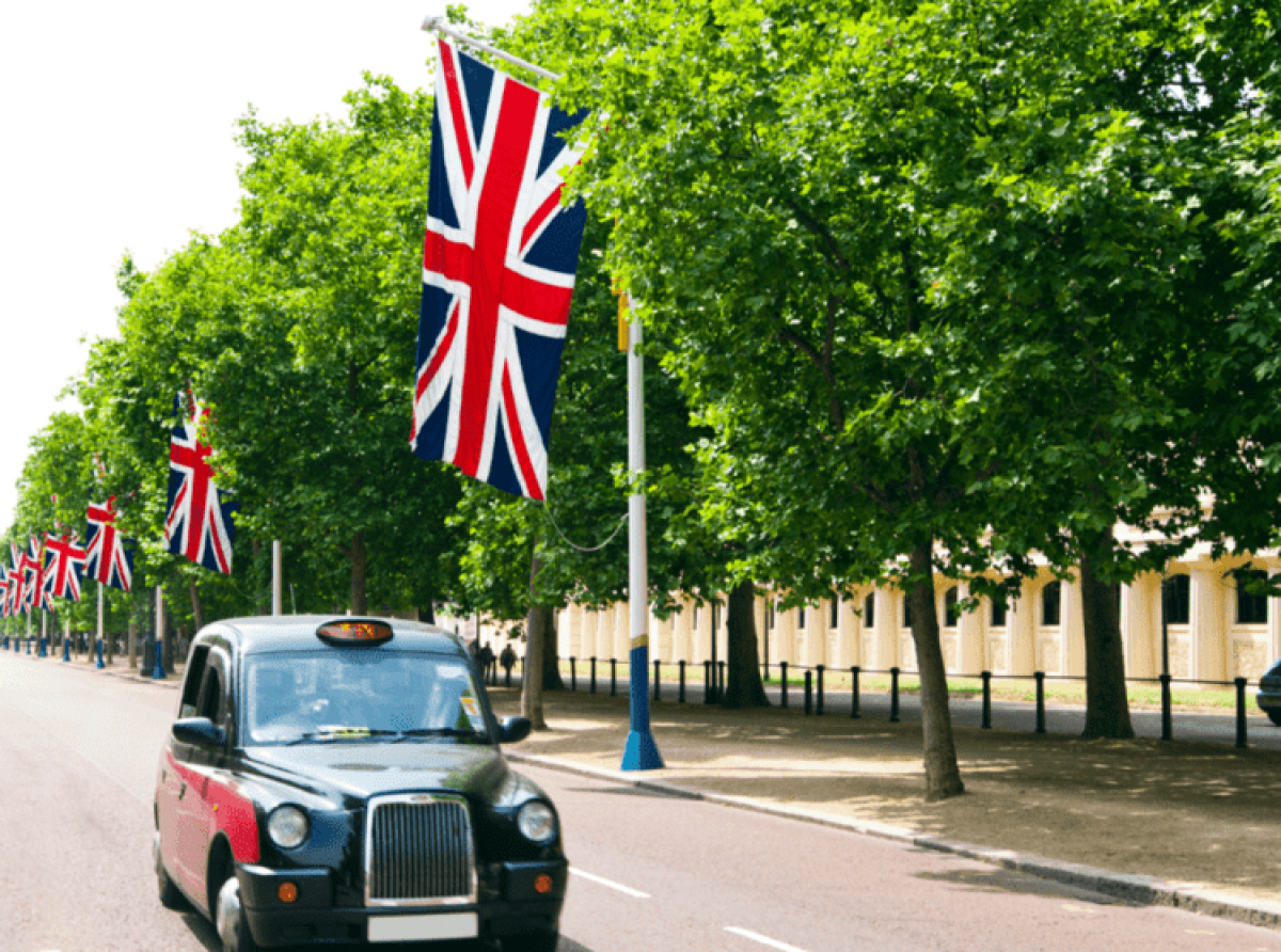 Why Is Avenue Road in London Becoming the New Hot Spot for Trophy Homes?