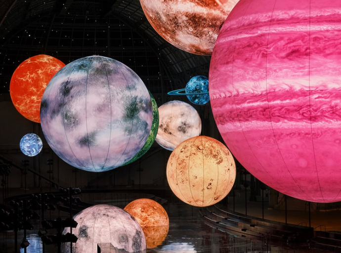 Chanel: The Cosmic Space of Fashion